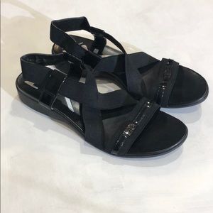 Anne Klein Size 9 1/2 black